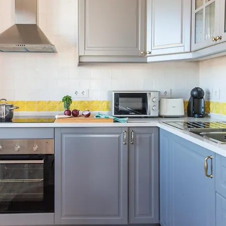 Casa Alegre, Overlooking Daire Sintra